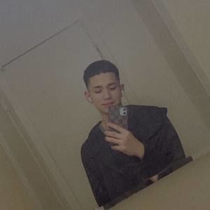 Meet your Posher, Justin